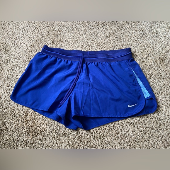 Nike shorts - Picture 1 of 2